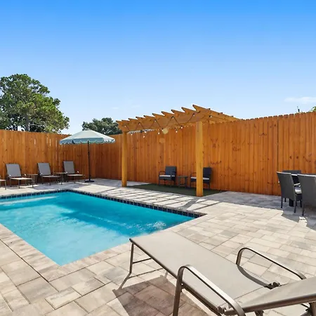 Grand Retreat Ii: 4Br, 5Ba, Sleeps 15 Private Pool Your Perfect Escape!